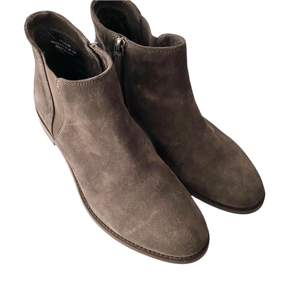 Johnston & Murphy suede boots - Picture 3 of 11